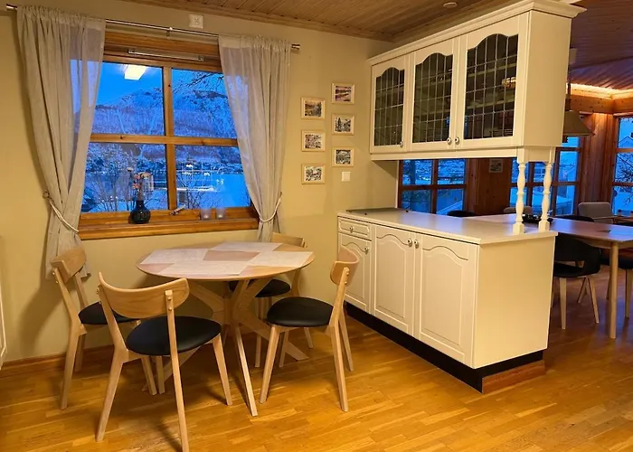 Appartement Charming And Spacious Wooden House Right In The Centre Tromsø