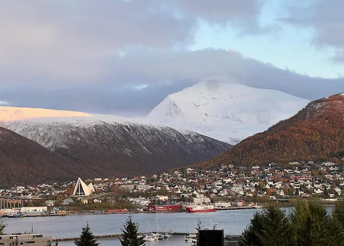 Charming And Spacious Wooden House Right In The Centre