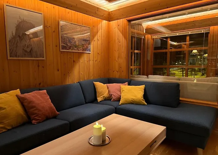 Charming And Spacious Wooden House Right In The Centre * 트롬쇠