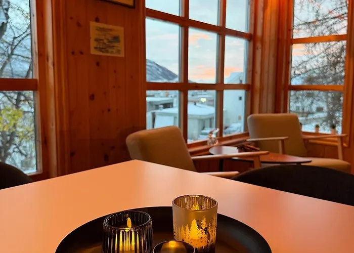 아파트 Charming And Spacious Wooden House Right In The Centre 트롬쇠