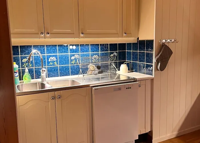 Charming And Spacious Wooden House Right In The Centre 아파트